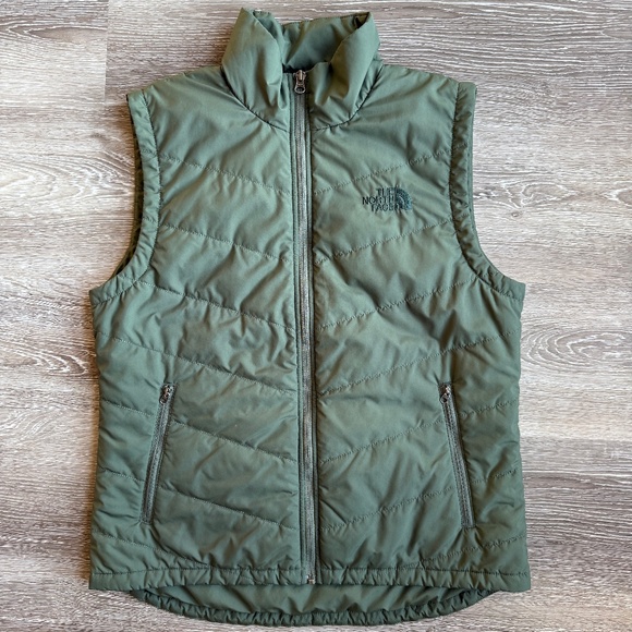 The North Face Jackets & Blazers - The North Face Green Puffer Vest